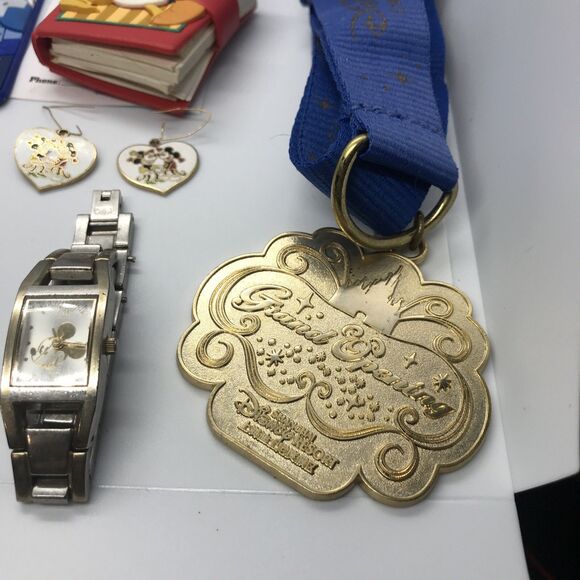 Lot Of 7 Disney Collector Lanyards, Watch, Earrings, Luggage Tag Tokyo - Picture 6 of 6